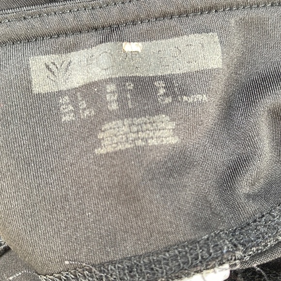 Forever 21 Leggings Black Red Size M/L - Picture 8 of 8